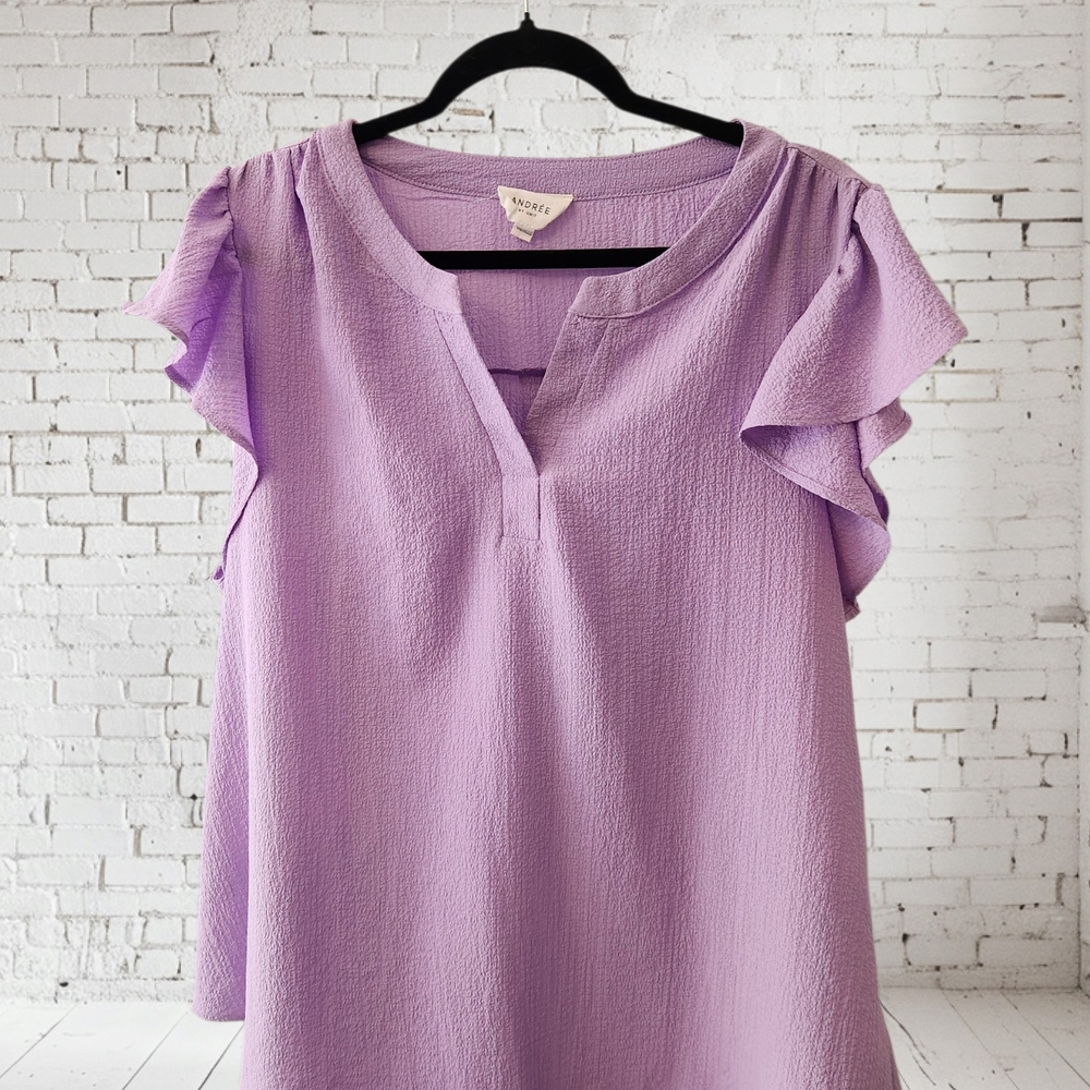 Andree By Unit Lavender Flutter Sleeve Top 1X - Picture 3 of 9